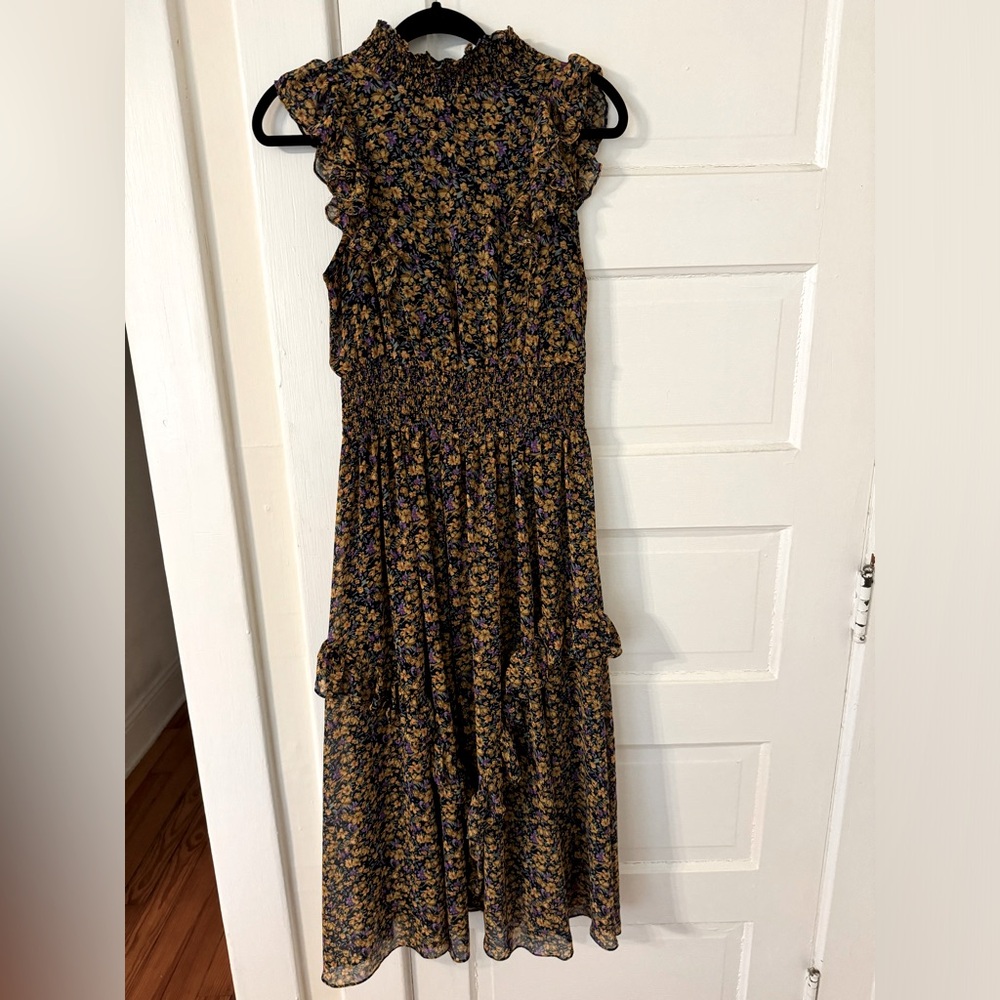 Sleeveless floral midi dress